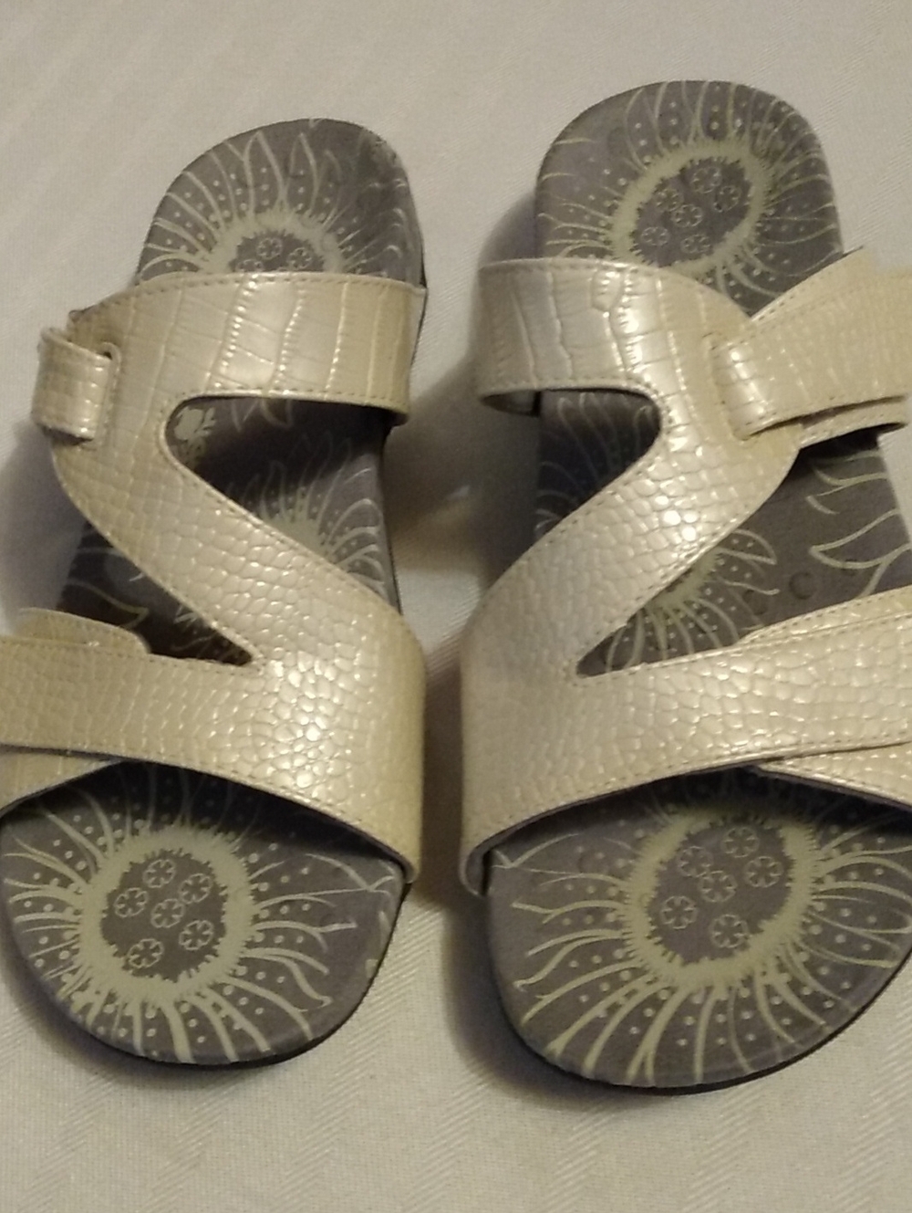 Vionic Sandal 8 - Picture 2 of 7
